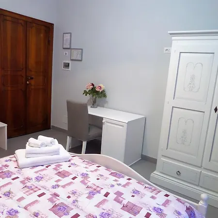 Guest house 325 Ai Fori 2*