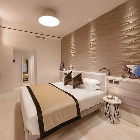 Rhea Silvia Luxury Navona 2*