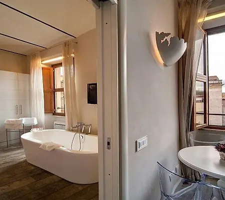 Navona Palace Luxury Apartment *