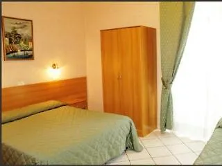 Otel Clarin 2*