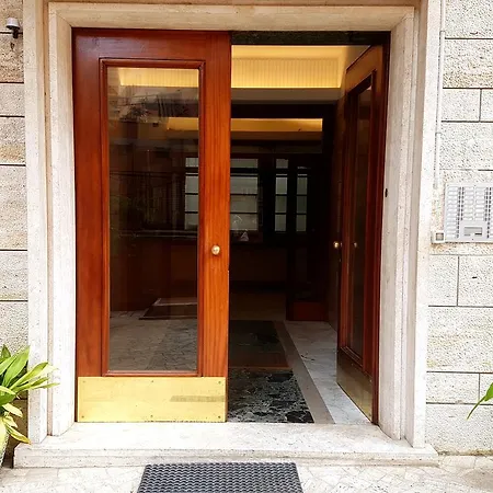 Domusaurea 1974