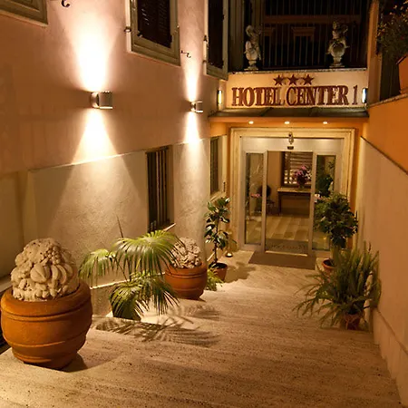 Hotel Center 2 3*