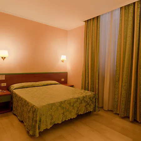 Center 2 Hotel 3*