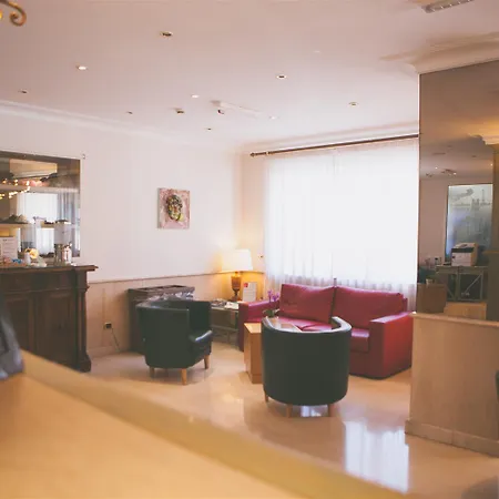 Western Globus Hotel
