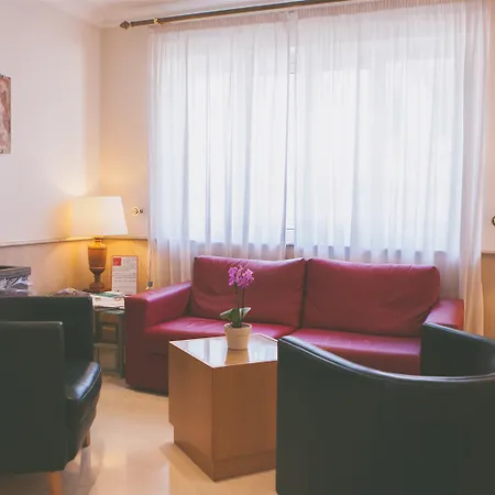 Hotel Western Globus 3*