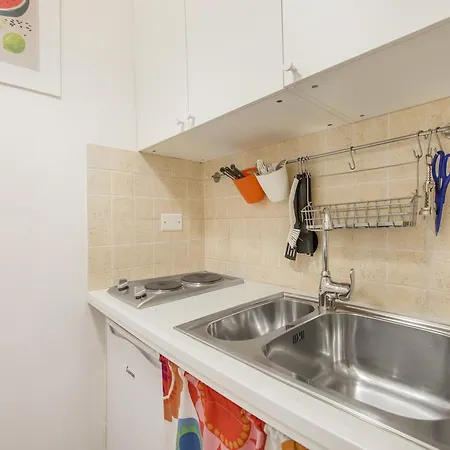 Cheap And Chic At Coliseum Apartment Rome