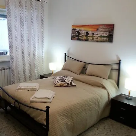 San Pietro & Trastevere Apartment *