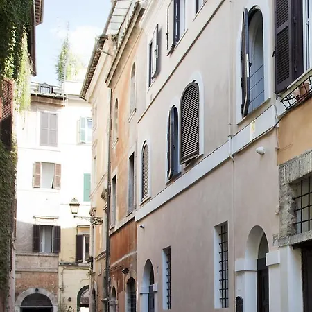Apartment Vicolo De Renzi Trastevere *