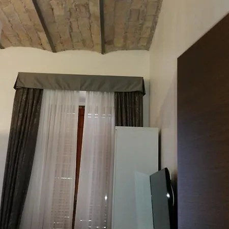 拉特拉尼dfm旅馆 2*