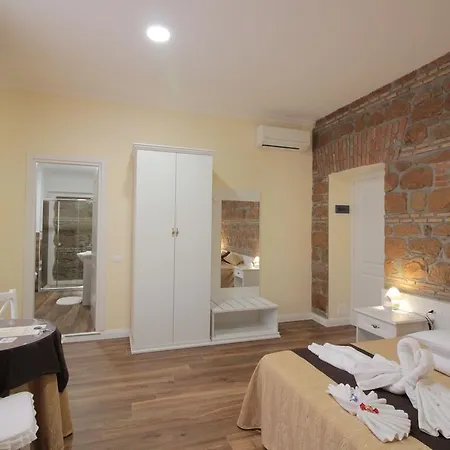 Freedom Bed & Breakfast 2*