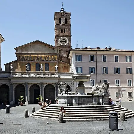 Casa Vicolo Del Leopardo Trastevere * Roma