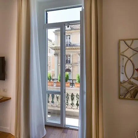 900 Piazza Del Popolo
