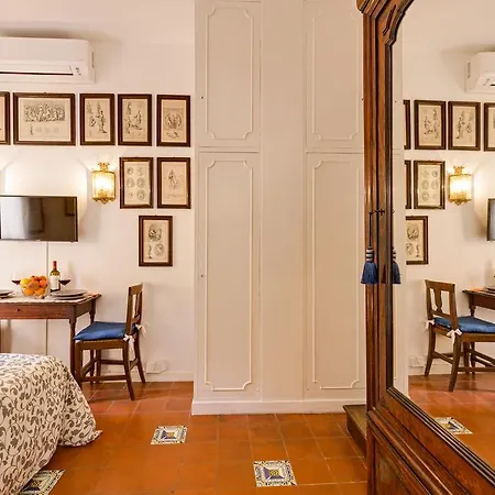 Roman House With Balcony Holiday home Rome