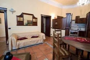Cr137 - San Giovanni, Piazza Tuscolo Hotel
