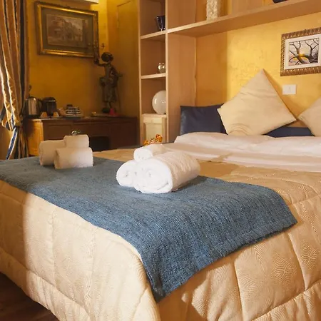 Salaria Luxury Guest house *