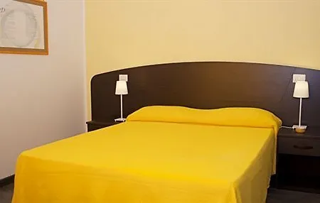 Difronte Ai Musei Vaticani 3*