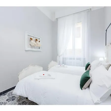 Trevi Fountain Deluxe - Your Italian Holidays