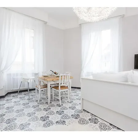 Trevi Fountain Deluxe - Your Italian Holidays *