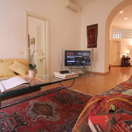 Via Veneto Outstanding Apartment *