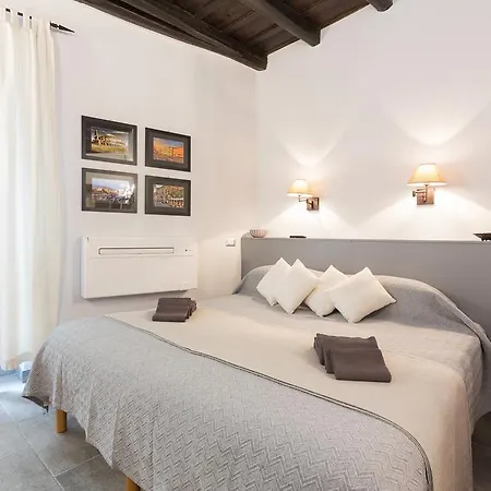 Forum Apartment *