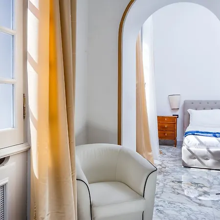 Guest house Queen Palace 2*