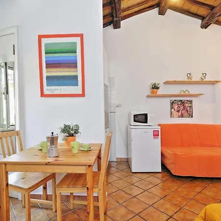 Indi Flat In Monti