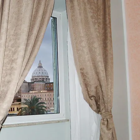 Luiza Vatican House 2* Rome