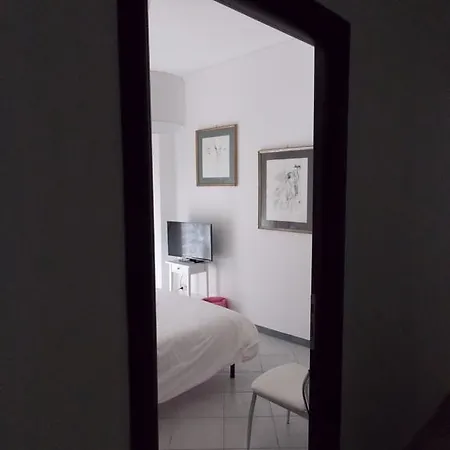 Flaneur Bed & Book Guest house *