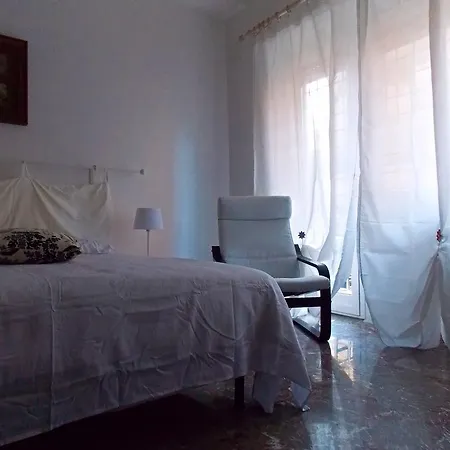 Flaneur Bed & Book Guest house Rome