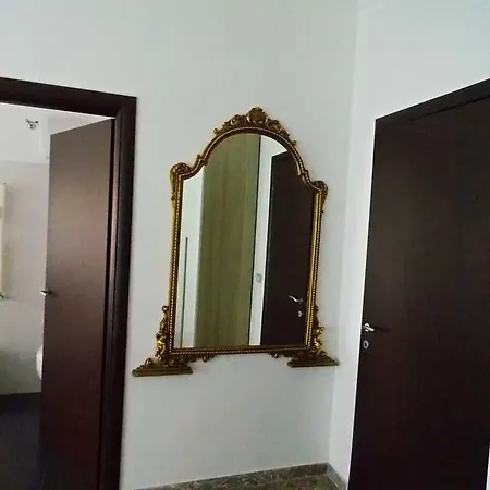 Flaneur Bed & Book Guest house *