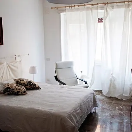 Flaneur Bed & Book Guest house Rome