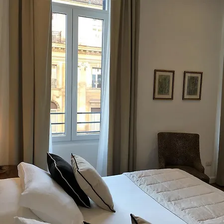 לינה וארוחת בוקר 900 Piazza Del Popolo 3*