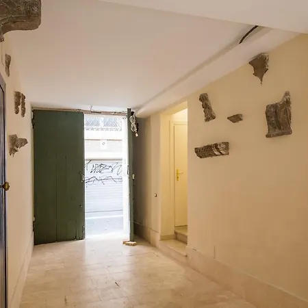 Via Del Monte Della Farina *