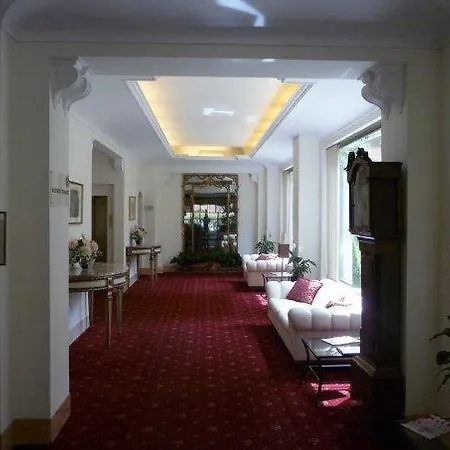V House Roma