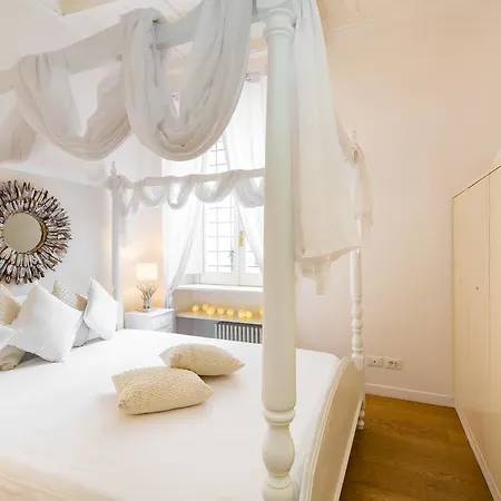 Domus Colosseo Luxury Apartamento *