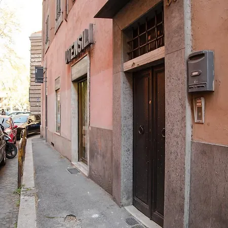 Trastevere Holiday *