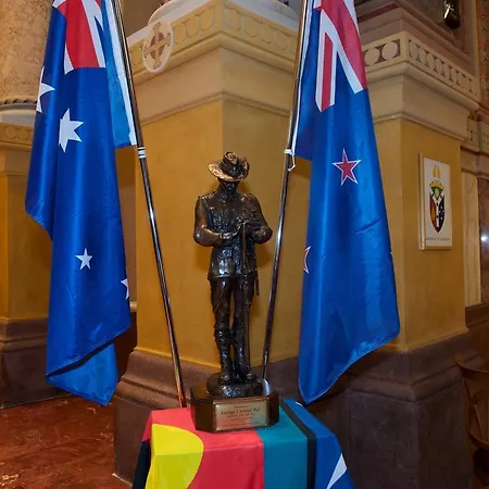 Domus Australia Hotel