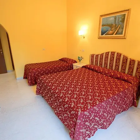 Imperial Deluxe Bed & Breakfast 3*