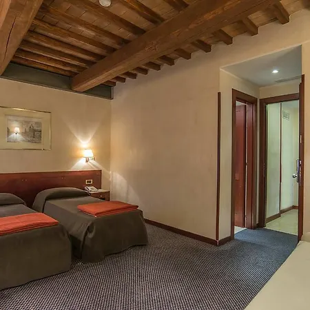 Hotel Accademia 3*