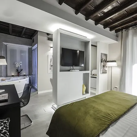 Town House Spagna- Luxury Rooms With Jacuzzi Bath *