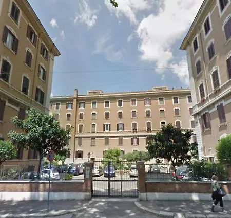 Bed & Breakfast La Finestra Di Fronte Rome