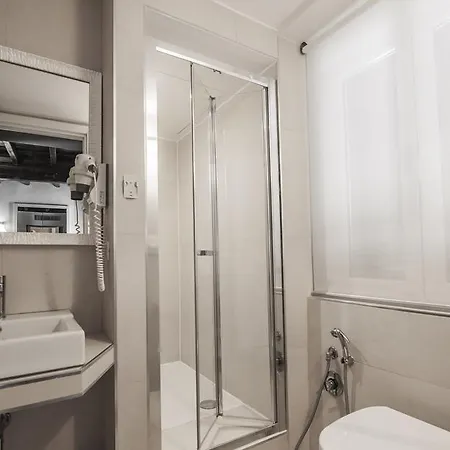 Guest house Town House Spagna- Luxury Rooms With Jacuzzi Bath