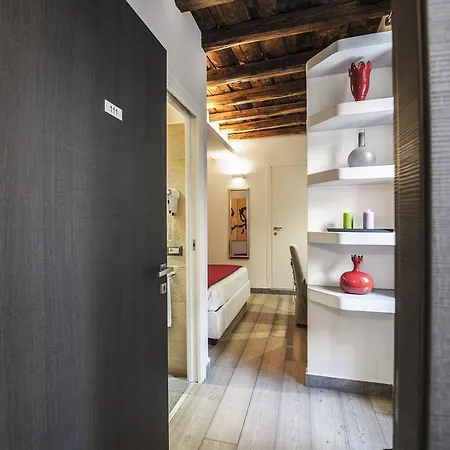 Town House Spagna 2*