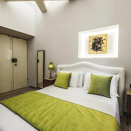 Town House Spagna 2*