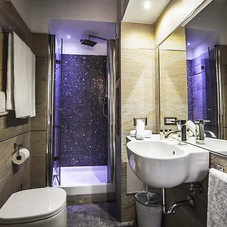 Town House Spagna 2*