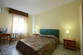 Отель Roma Inn