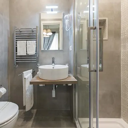 Guest house Borghetto Cavalleggeri 2*