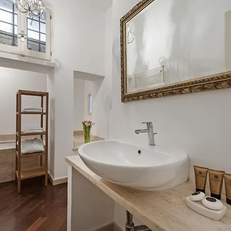 Antique-modern Flat By Navona Square Appartamento Roma