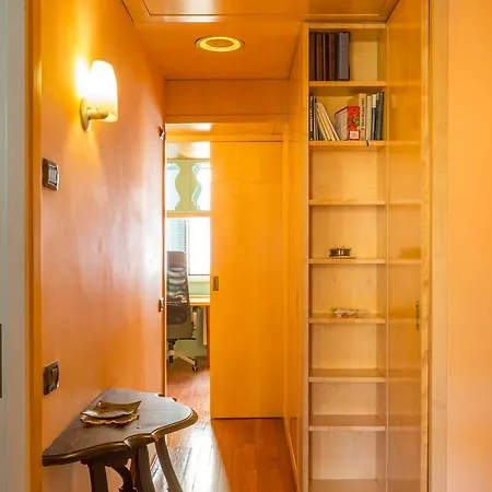 Apartment Friendly Domus Al Colosseo Rome