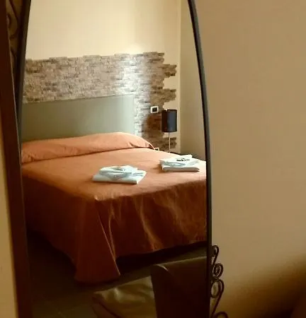 Jadore Monic Konukevi Roma